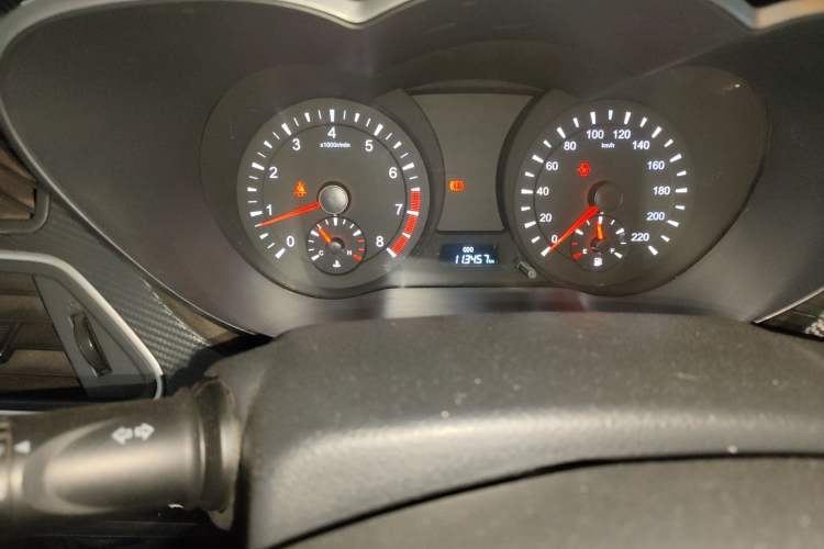 Used Haima Fumei 2015 1.6L Manual Fashion Model Odometer Close Up