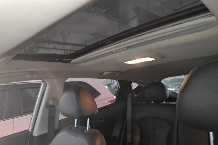 Used Hyundai ix35 2015 2.0L Automatic 2WD Smart Type China IV
