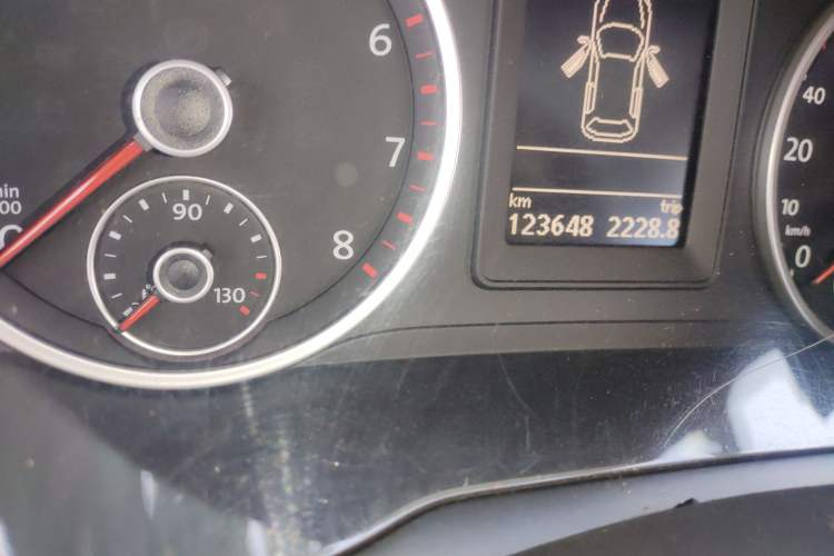 Used Volkswagen Tiguan 2012 2.0 TSI Automatic All-Wheel Drive Elite Edition Odometer Close Up