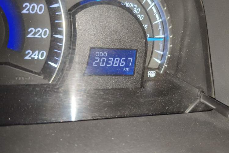 Used Toyota Camry 2013 2.0G Comfort Edition Odometer Close Up