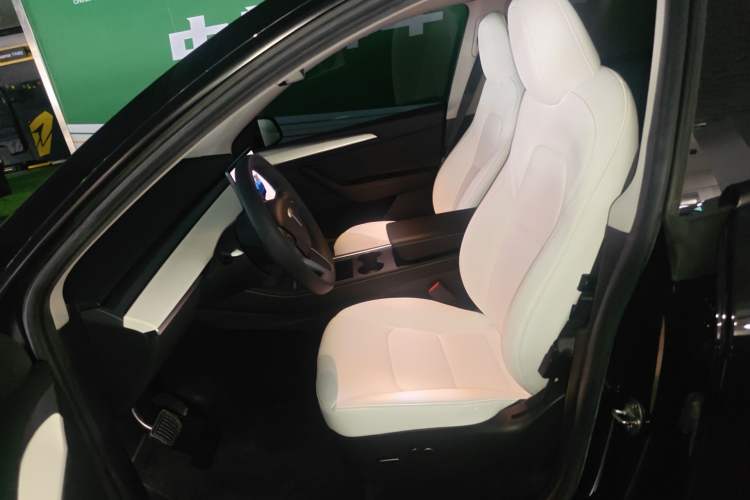 Used Tesla Model Y 2022 Long-Range All-Wheel-Drive Version