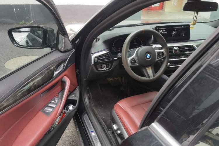 Used BMW 5 Series 2021 530Li Leading Model M Sport Package Driver Seat