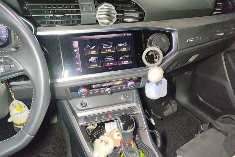 Used Audi Q3 2021 35 TFSI Fashion Dynamic Model Audio And AC Panel