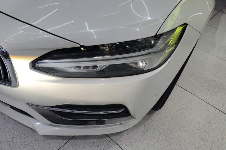 Used Volvo S90 2018 T4 Zhiyuan Edition
