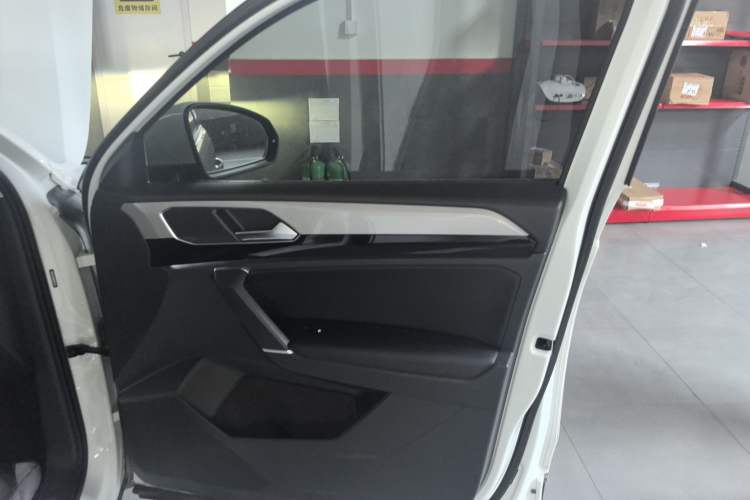 Used Volkswagen Tayron 2022 330TSI Two-Wheel Drive Luxury Smart Connectivity Version
