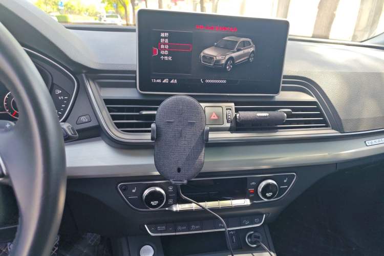 Used Audi Q5L 2018 40 TFSI Prestige Fashion Edition China VI Audio And AC Panel