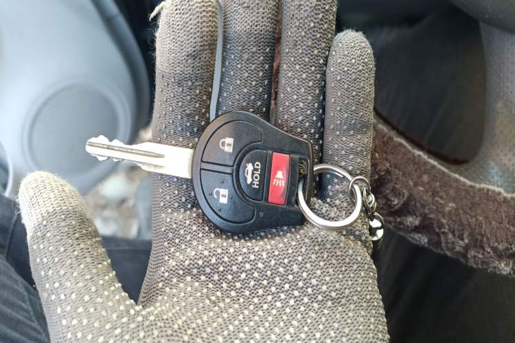 Used Nissan Sunny 2011 1.5XE CVT Comfort Edition Vehicle Key