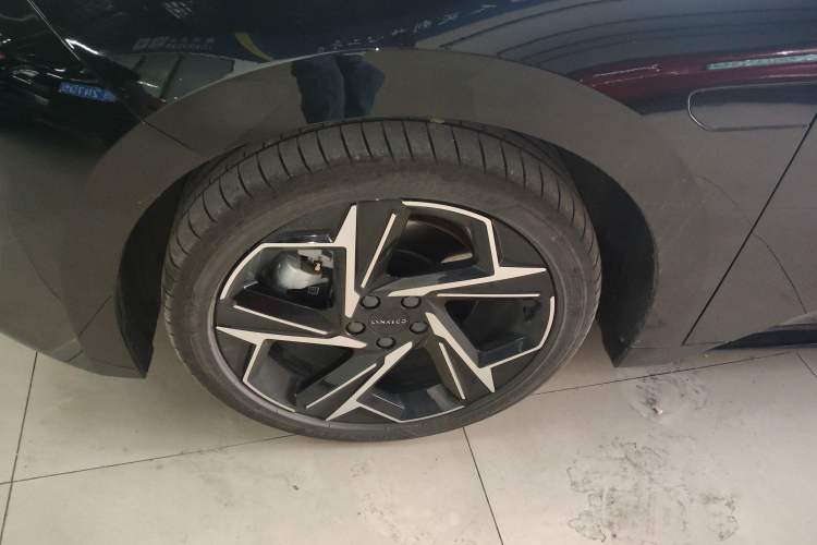 Used Lynk & Co 07 2024 EM-P 126 Long-Range Halo