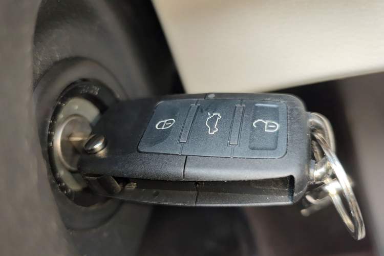 Used FORTHING Lingzhi 2019 Facelifted M5L 1.6L 7-Seater Base Model China VI Standard
