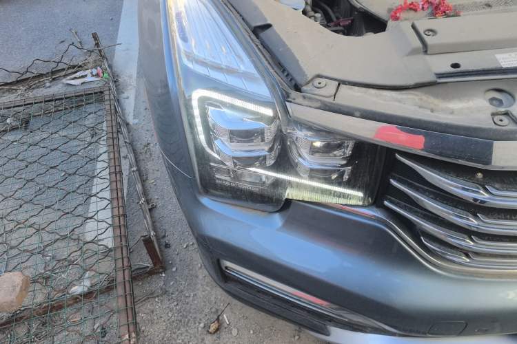 Used GAC Trumpchi GS8 2017 320T Two-Wheel Drive Luxury Smart Connectivity Version (7 Seats)
