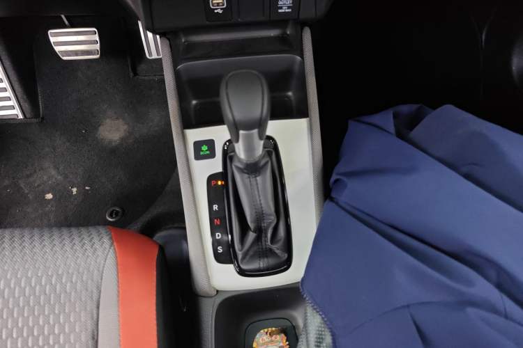 Used Honda LIFE 2021 1.5L CVT SPORT Heartbeat Edition Gear Lever