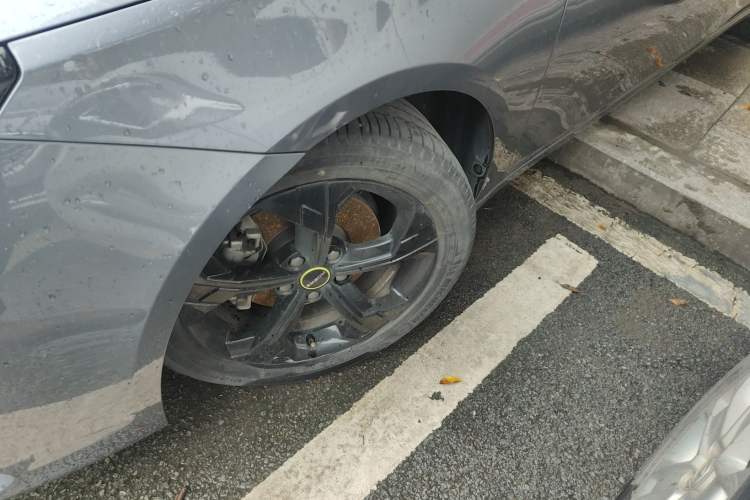 Used Roewe i6 MAX 2020 300TGI Automatic "Swell Cool Smart Drive" Edition