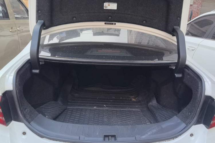 Used BYD Qin New Energy 2017 1.5T Luxury Model Trunk