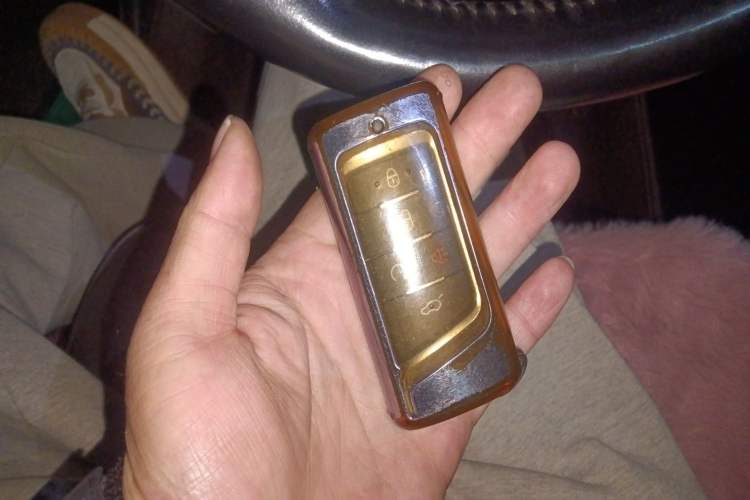 Used GAC Trumpchi GS8 2017 320T Two-Wheel Drive Luxury Smart Connectivity Version (7 Seats) Vehicle Key