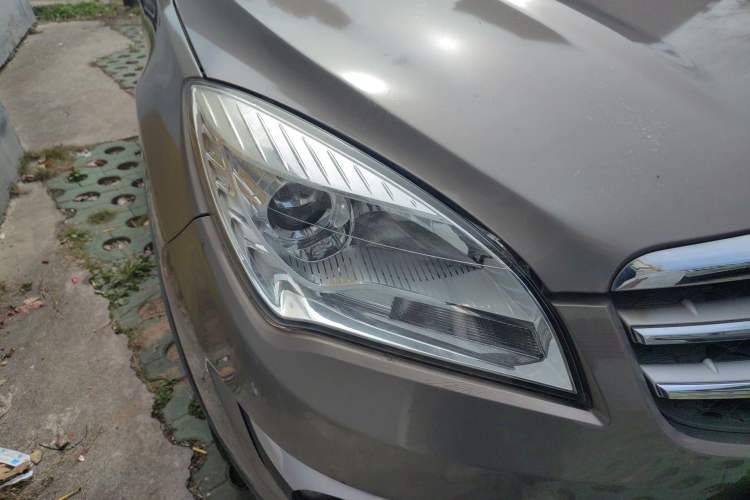 Used CHANGAN CS35 2015 1.6L Automatic Luxury Model China IV Standard
