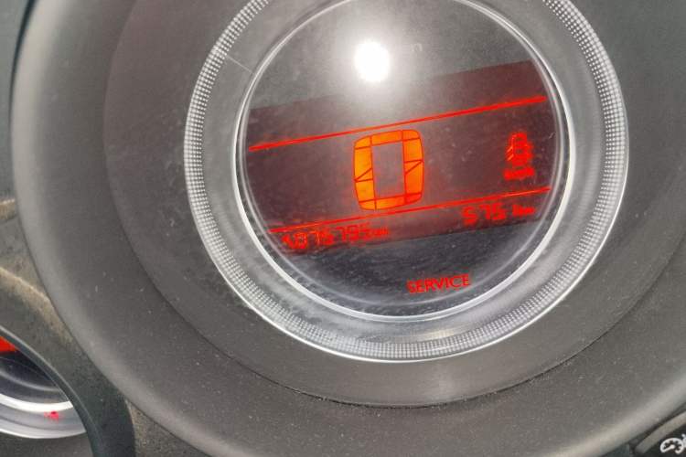 Used Citroen C4L 2014 1.8L Intelligent Drive Automatic Enjoyment Model Odometer Close Up