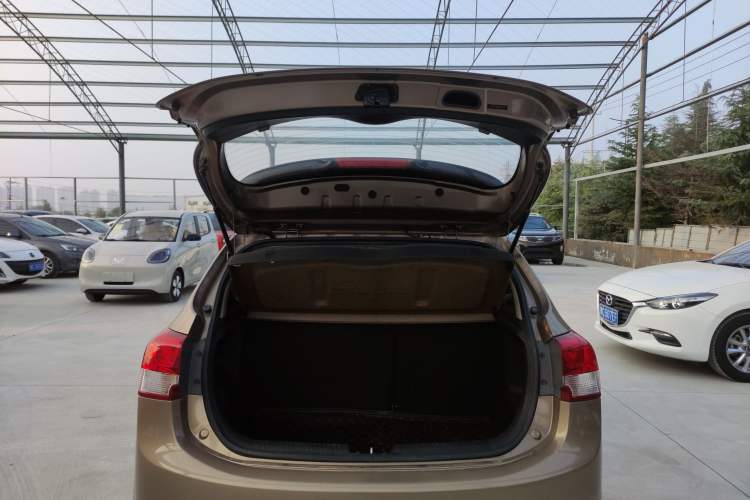 Used Kia K2 2015 Hatchback 1.4L AT GLS Cool Edition