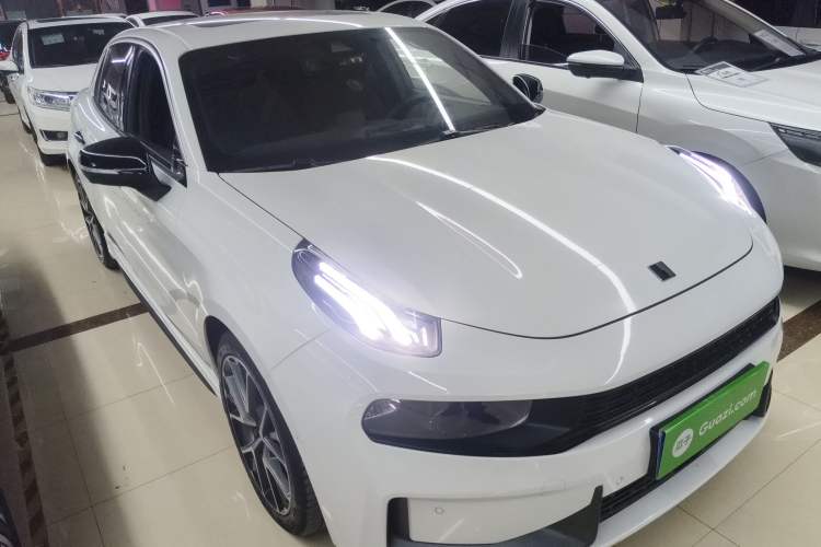 Used Lynk & Co 03 2022 1.5TD DCT JingPro Front Right 45 Deg