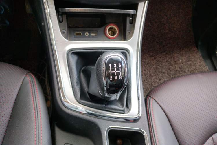 Used Baojun 560 2015 1.8L manual luxury version