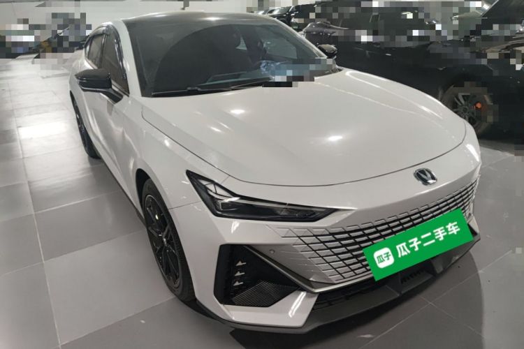 Used CHANGAN UNI-V 2022 1.5T Prestige Version Front Right 45 Deg