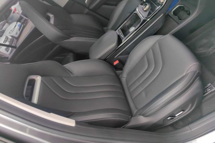 Used NETA U 2022 Zhi 400 Lithium-Nickel-Manganese-Cobalt Energy System Right Front Seat