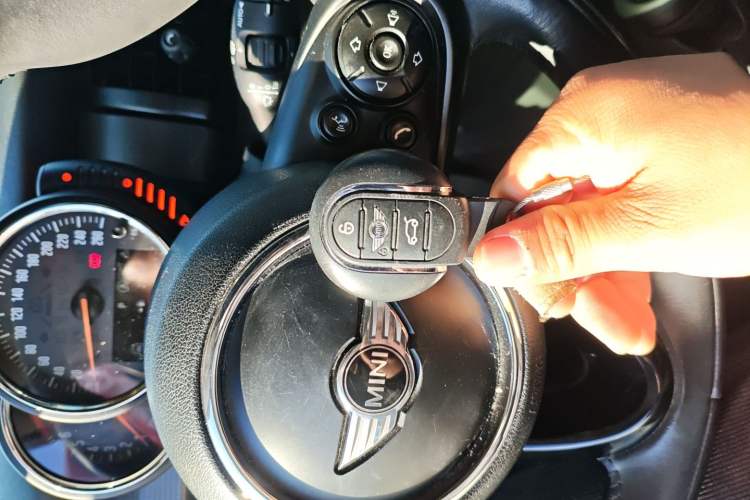 Used MINI MINI 2016 1.5T COOPER Five-Door Edition