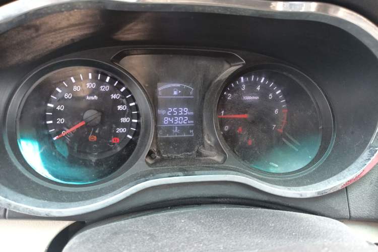 Used Jinbei 750 2015 1.5L Flagship Model
