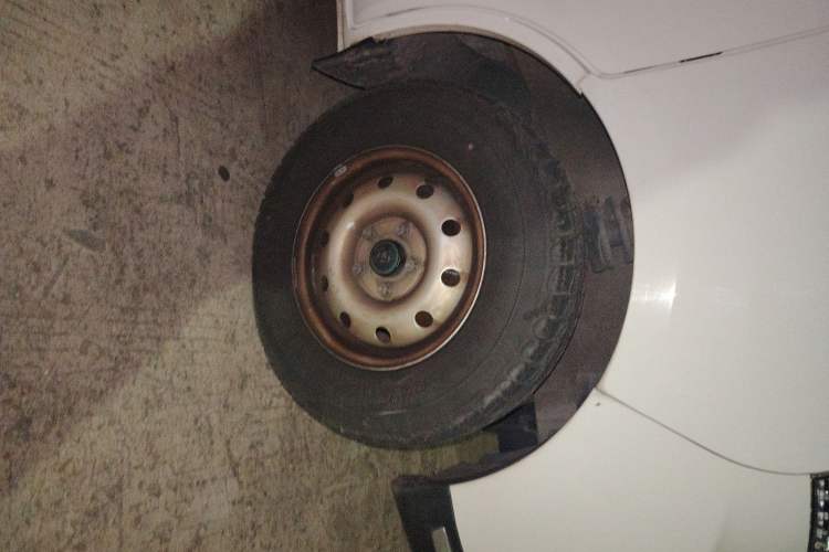 Used CHANGAN KAICHENG Ruixing M80 2021 1.6L Base Version 2-Seater Non-Air-Conditioned China VI Standard Flat Roof Liftback Doors DAM16KR Right Front Wheel Hub