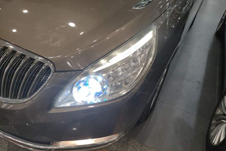 Used Buick GL8 2015 2.4L Luxury Business Premium Edition
