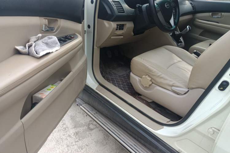 Used BYD S6 2014 2.0L Manual Luxury 5-Seater