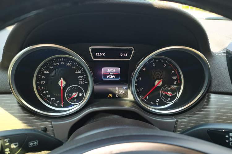 Used Mercedes-Benz GLE 2018 GLE 400 4MATIC Exclusive Edition Instrument Cluster