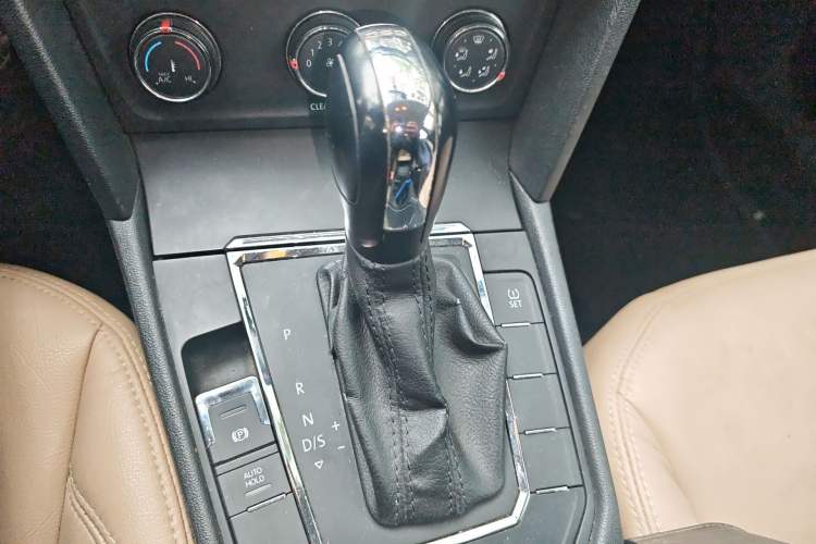 Used Volkswagen Lamando 2015 230TSI DSG Fashion Edition