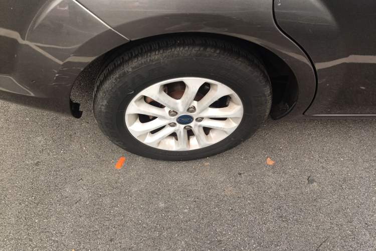 Used Ford Focus 2013 Sedan Classic 1.8L Automatic Base Model