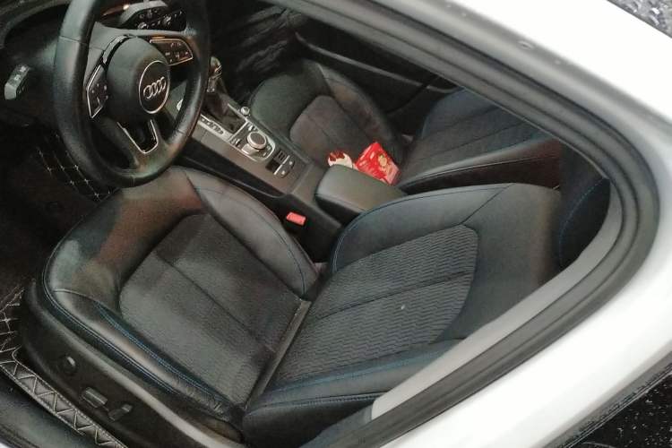 Used Audi A3 2019 Limousine 35 TFSI Fashion Edition China VI Emission Standard Left Front Seat