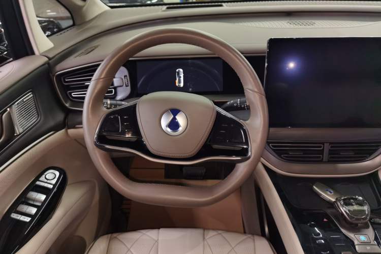 Used Denza D9 2022 DM-i 970 Four-Wheel Drive Flagship Model