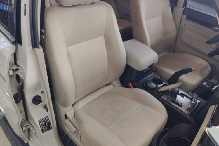 Used Mitsubishi Pajero 2018 3.0L Automatic Standard Edition Right Front Seat