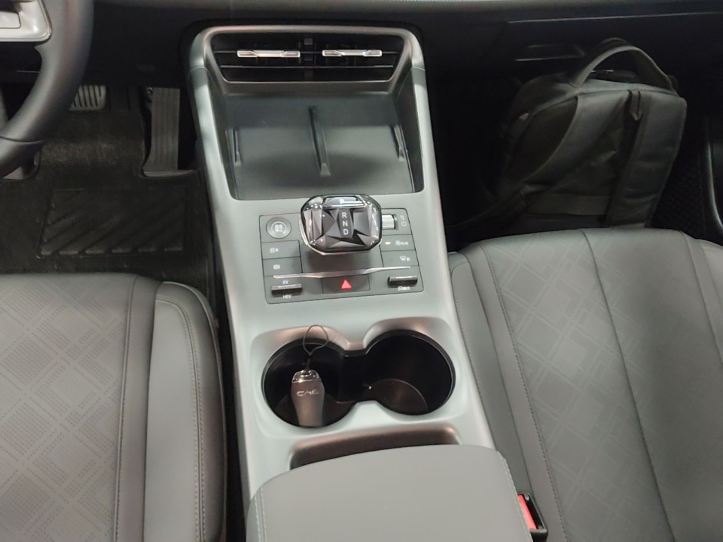 BYD Qin PLUS 2025 DM-i Smart Drive 55KM Leading Model — снимка 16