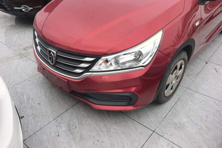 Used Baojun 310 2016 1.2L manual Comfort trim level