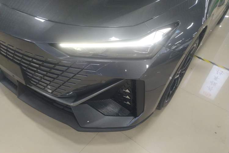 Used CHANGAN UNI-V 2023 1.5T Premium Model
