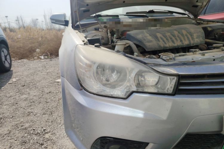 Used Soueast V3 Lingyue 2011 1.5L Manual Comfort Edition Right Front Headlight