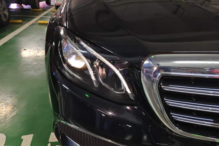 Used Mercedes-Benz E-Class 2018 Facelift E 300 L Luxury Edition Right Front Headlight