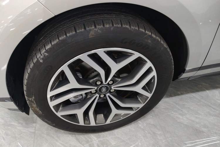 Used Land Rover Range Evoque 2024 Aurora L 249 PS Prestige Light-Chasing Edition
