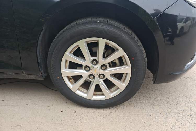 Used Chevrolet Malibu 2013 2.4L Automatic Luxury Edition Right Front Wheel Hub