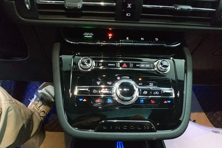 Used Lincoln Corsair 2022 Revised Version 2.0T Two-Wheel Drive Premium Edition Gear Lever