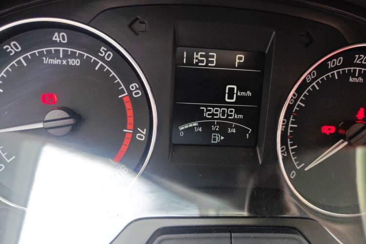 Used Skoda Rapid Spaceback 2016 1.6L Automatic Smart Drive Edition Odometer Close Up