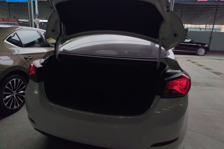 Used Hyundai Elantra (5th Generation / Langdong) 2016 1.6L Automatic Smart Version
