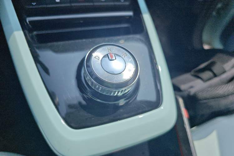 Used Dongfeng NAMMI BOX 2022 Chasing Wind Edition 331 km Standard Model Gear Lever