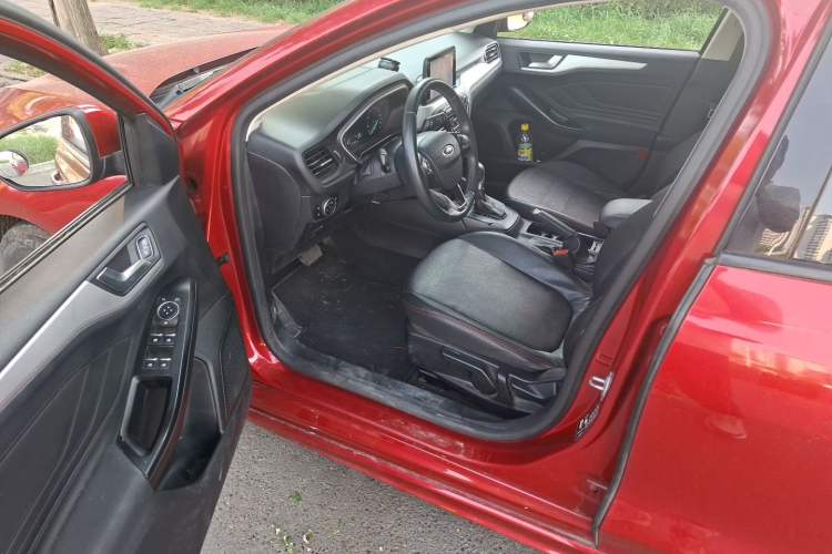 Used Ford Focus 2020 Hatchback 1.5L Automatic Sharp Edition Driver Seat