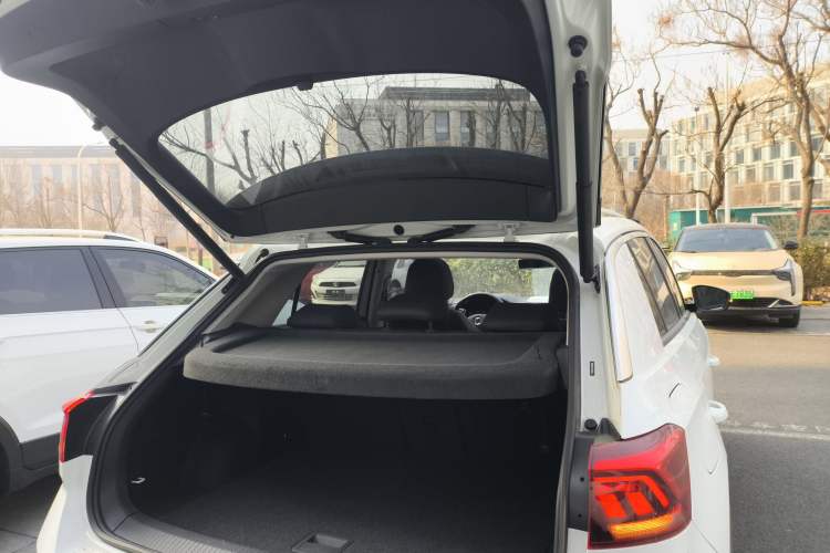 Used Volkswagen T-ROC 2021 280TSI DSG Two-Wheel Drive Comfort Connect Edition