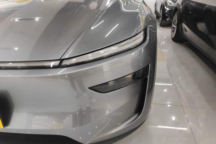 Used Tesla Model Y 2025 Rear-Wheel-Drive Version
